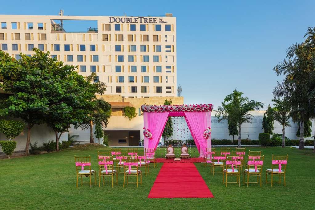 Doubletree By Hilton Jaipur Amer Instalações foto